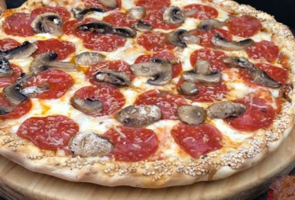 Pizza Pepperoni & Mushrooms (Medium)