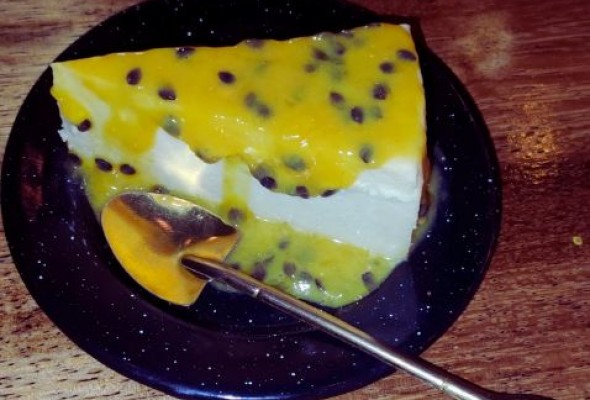 Cheese cake with passion fruit