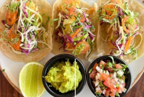 "Baja" style tacos  (3 pzs)